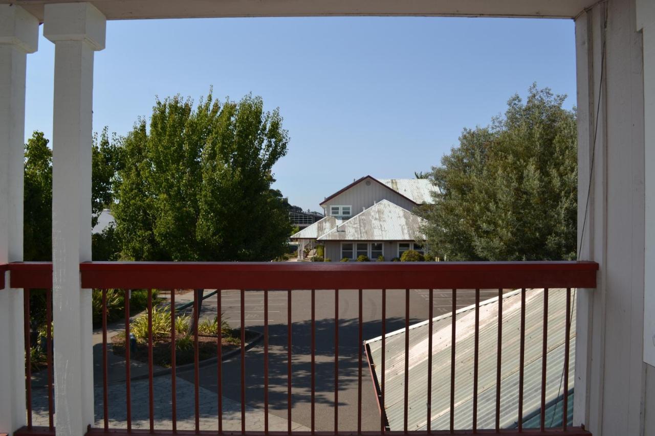 Sebastopol Inn Exteriér fotografie